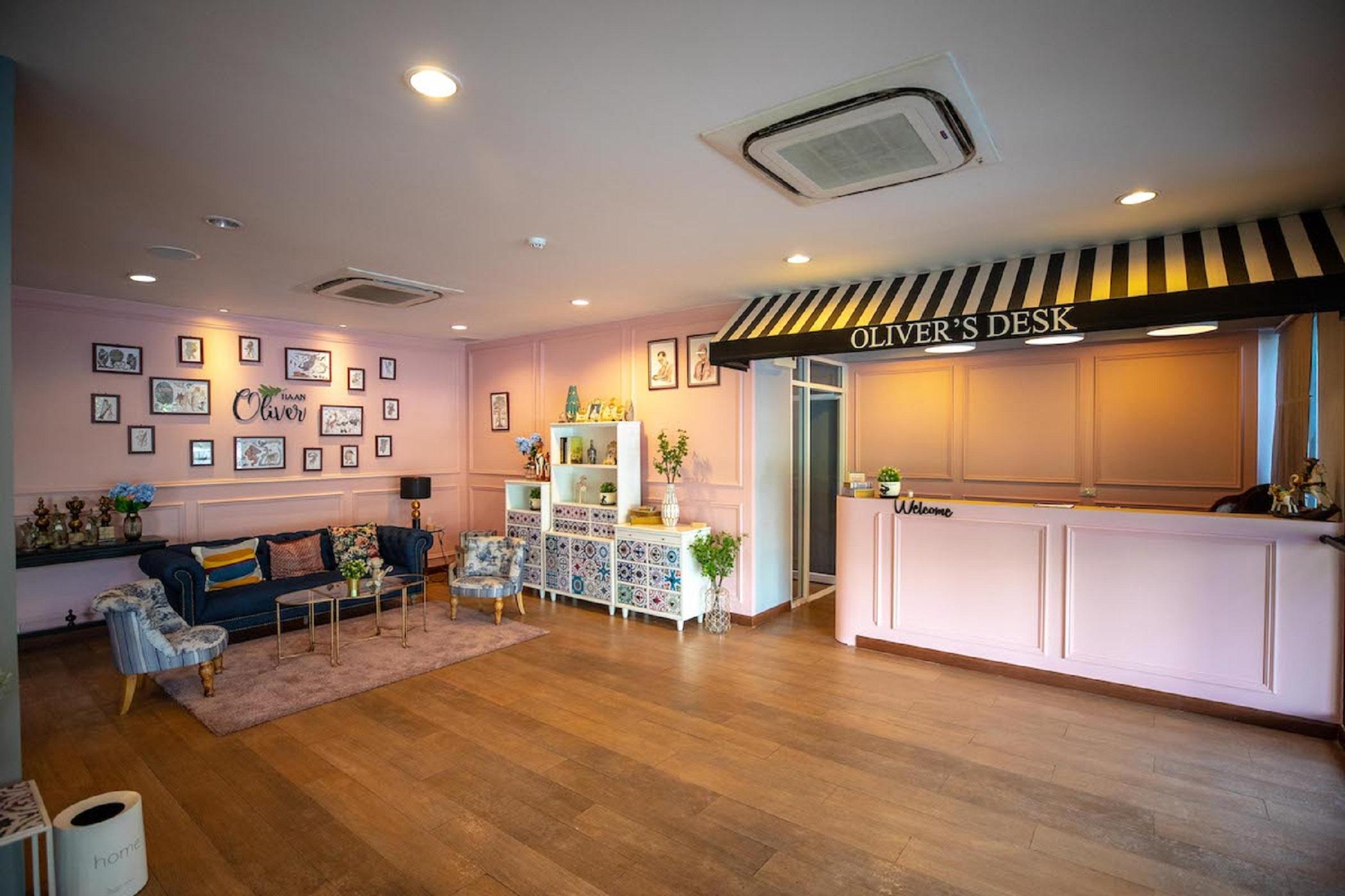Baan Oliver Srinakarin Bangkok Luaran gambar
