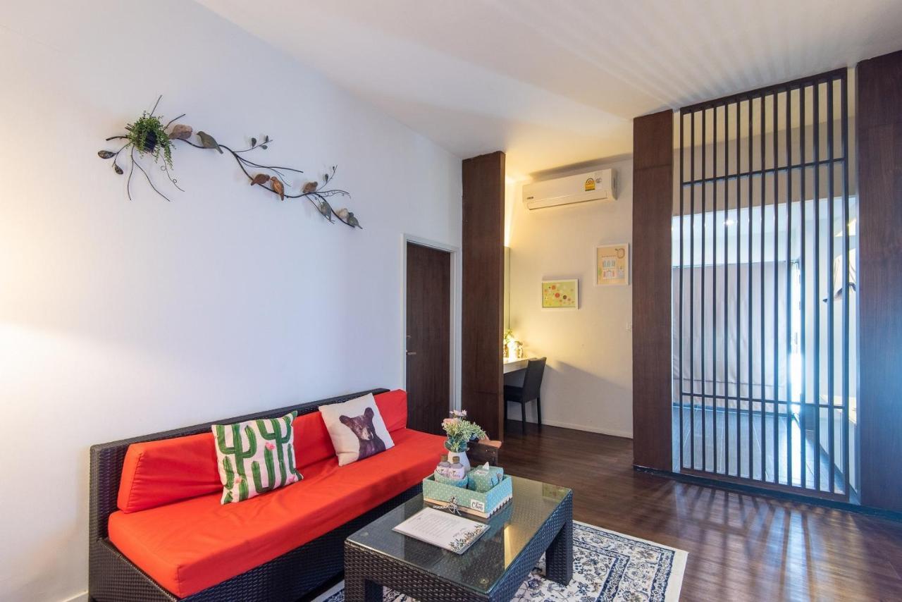 Baan Oliver Srinakarin Bangkok Luaran gambar