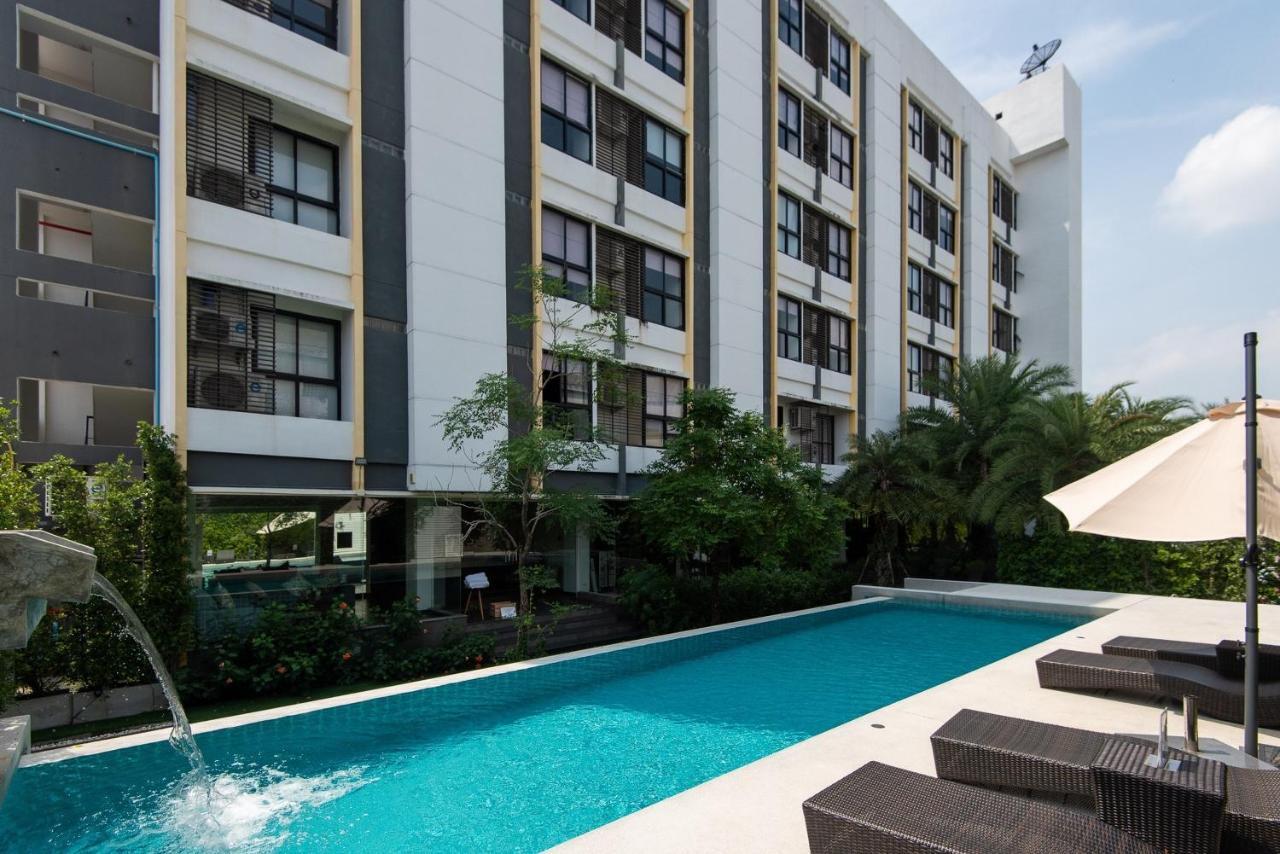 Baan Oliver Srinakarin Bangkok Luaran gambar